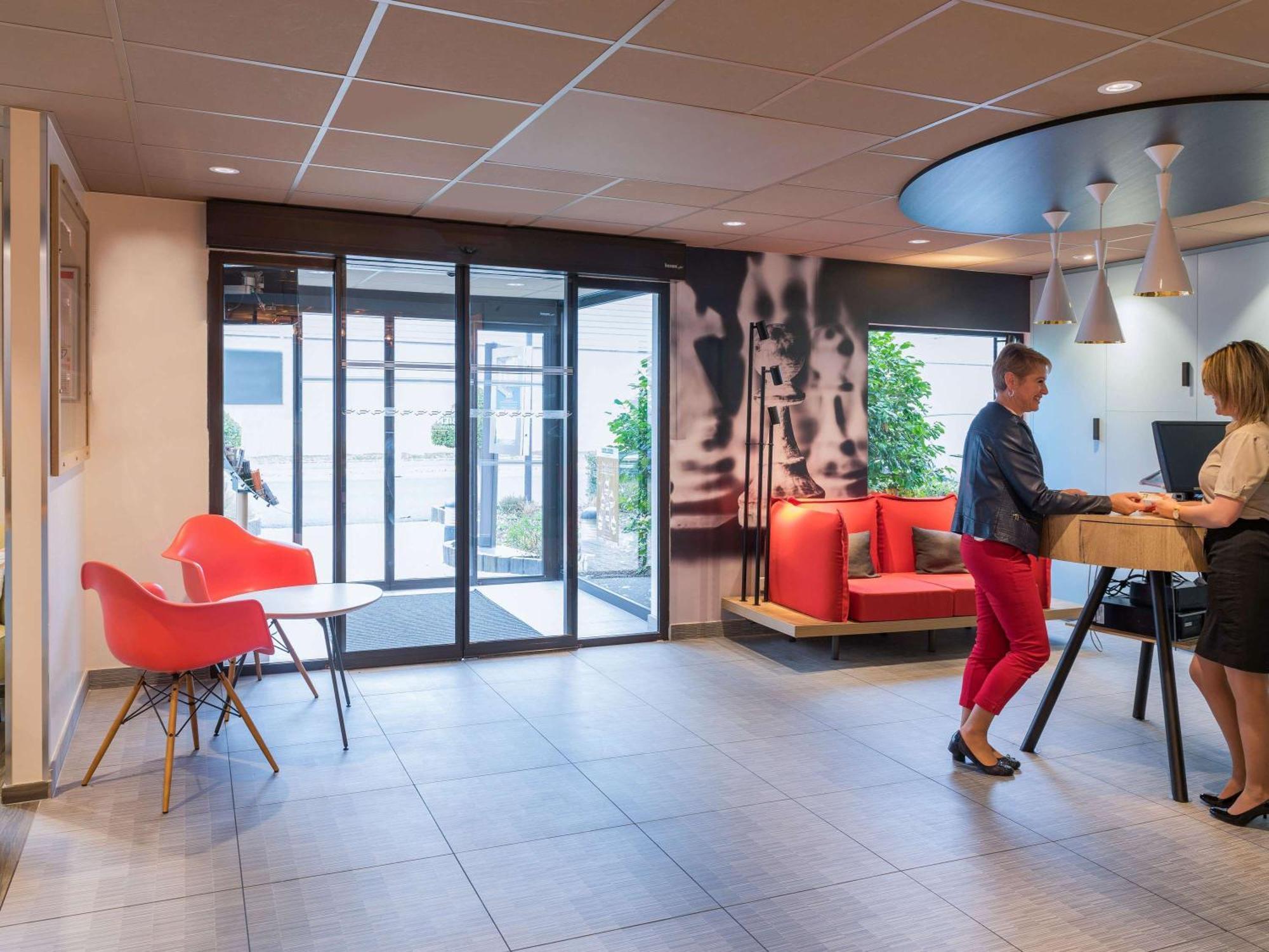 Отель Ibis Tours Nord Экстерьер фото