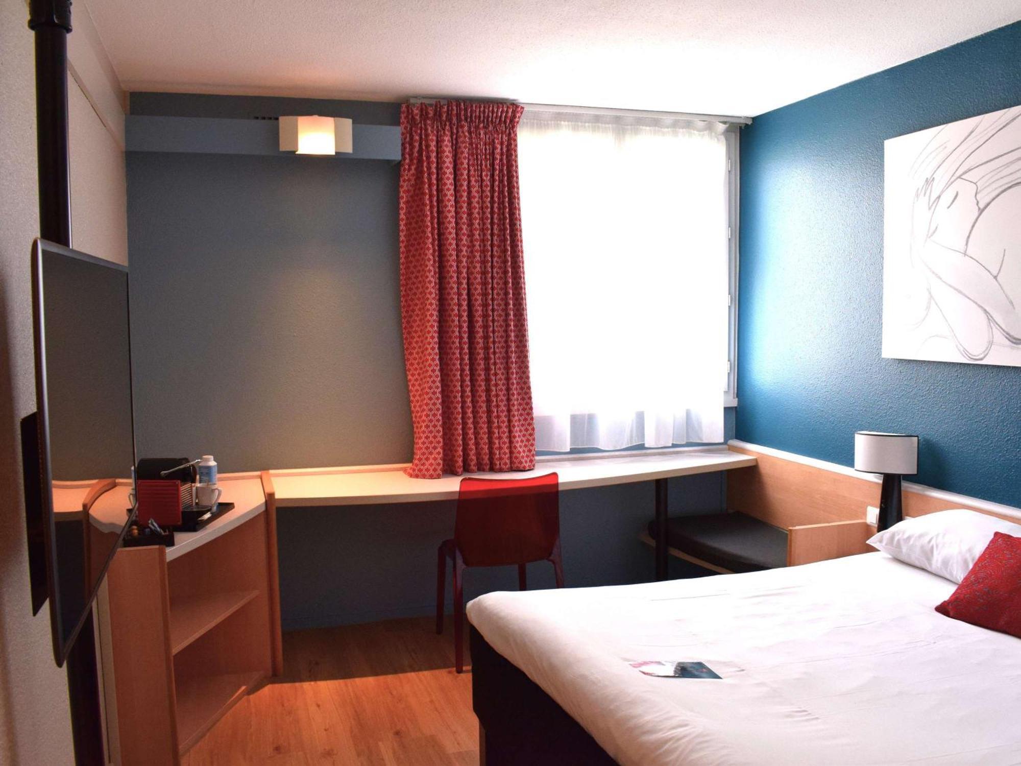 Отель Ibis Tours Nord Экстерьер фото