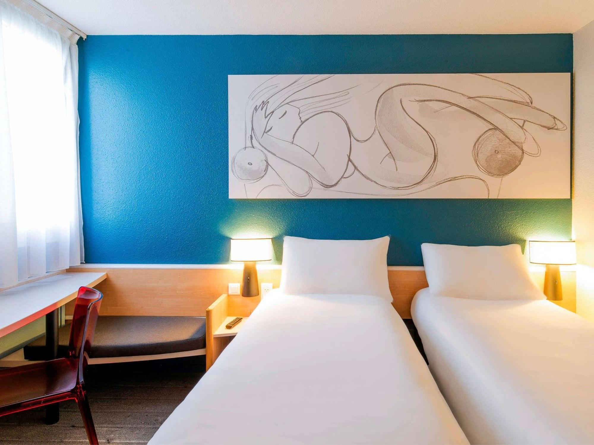 Отель Ibis Tours Nord Экстерьер фото